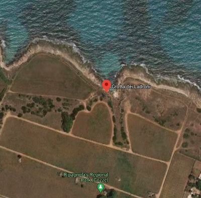 bari puglia grotta dei ladroni costa ripagnola polignano cozze