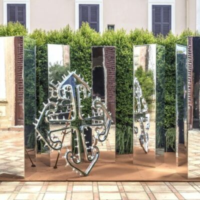 Istallazioni Off-White™ su terrazza di Palazzo Pugliese – Trani (1)