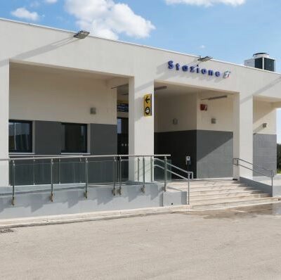 Facciata stazione di Bitritto